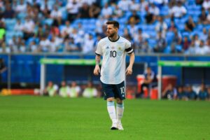 Lionel Messi marcó cinco goles en victoria de Argentina sobre Estonia