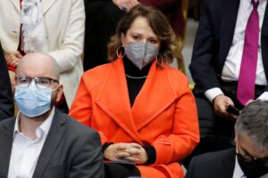 Ministra de Minería aseguró que rol de privados en el litio será minoritario