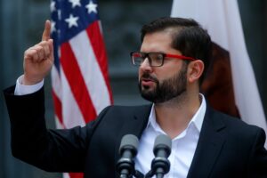 Boric refuerza distancia con Maduro y afirma que Chile 