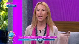 El video de la mujer que “habla” en alienígena en la TV mexicana