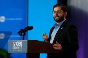 Boric aseguró a empresarios en EE.UU. que Chile mantendrá certeza jurídica y respeto a los tratados