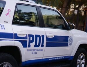 Funcionario de la PDI fue grabado amenazando a conductora en Costanera Norte