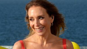 Karen Doggenweiler asume nuevo desafío en TVN: será voz en off en nuevo programa cultural