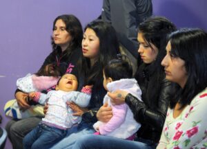 Gobierno reimpulsará Ley Sayén para que madres privadas de libertad no cumplan sentencias en la cárcel