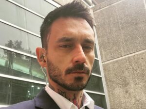 Jaime Coloma ironizó sobre Mauricio Pinilla por tenencia de armas: 