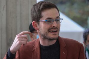 Gaspar Domínguez quiere que los ex presidentes asistan a clausura de la Convención