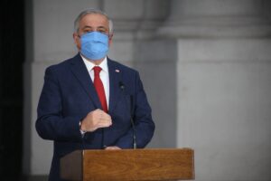 Mañalich criticó extensión de las vacaciones de invierno: 