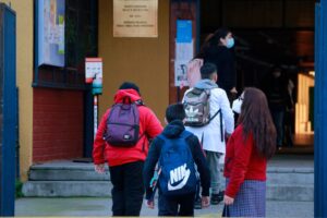 Adelanto de vacaciones: Minsal reconoce que camas críticas son ocupadas por niños menores de 5 años