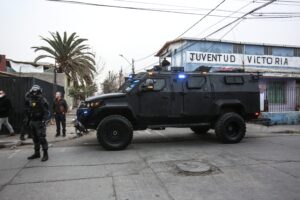 Operativo policial dejó 23 detenidos en población La Victoria