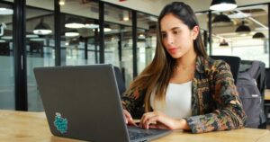 Startup regalará más de 1.000 becas a trabajadores que quedaron sin empleo