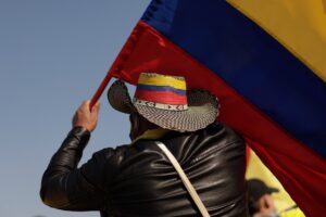 Cierran primeras mesas balotaje en Colombia: sondeos indican que Petro o Henríquez ganaría por estrecho margen