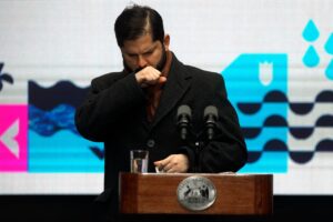 Desaprobación del Presidente Gabriel Boric vuelve a subir este domingo en la encuesta Plaza Pública Cadem