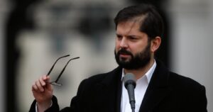 Pulso Ciudadano: Rechazo saca ventaja de 20 puntos al Apruebo y respaldo a Presidente Boric cae 8%