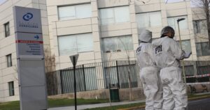 Enfermera fue apuñalada a la salida de su turno en clínica de Las Condes