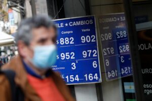 Dólar abrió a la baja tras intervención de Hacienda y recuperación del cobre