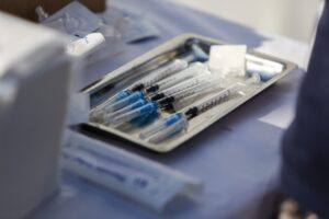 Minsal evaluará la quinta dosis contra el coronavirus y asegura que cuarta vacuna ha tenido una 