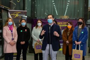 Gobierno presenta programas de recuperación para locales afectados por el estallido social