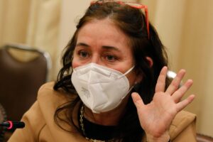 Yarza admitió que debió conversar con más ministerios para definir las vacaciones de invierno