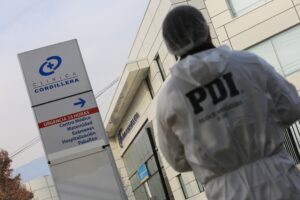 Dan de alta a enfermera apuñalada en Las Condes
