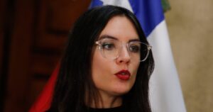 Camila Vallejo cuestiona a Felipe Kast por sus fake news: 