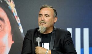Paul Vásquez fue detenido tras ser acusado de agredir a personal del Aeropuerto de Santiago
