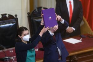 Encuesta Criteria: Rechazo subió al 48% y Convención cerró con desaprobación del 57%