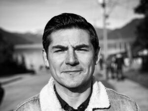 Claudio Castellón asegura que él denunció primero a su ex por violencia intrafamiliar