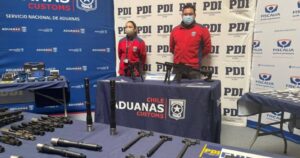 Aduanas incauta piezas de armas de guerra provenientes desde EEUU en aeropuerto de Antofagasta