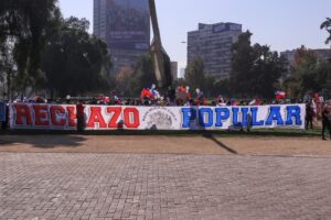 Encuesta EL DÍNAMO-Black&White: Rechazo mantiene ventaja sobre el Apruebo