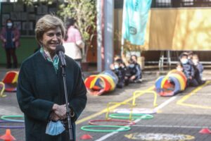 Evelyn Matthei entre las figuras mejor evaluadas según encuesta EL DÍNAMO-Black&White