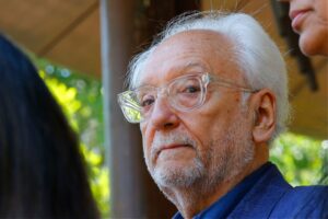 Jorge Arrate critica carta de Ricardo Lagos y lo acusa de querer 