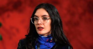 Camila Vallejo se reúne con organizaciones de verificación para enfrentar fake news de cara al plebiscito de salida