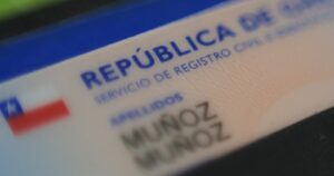 Juzgado de Santiago ordena al Registro Civil reconocer a persona no binaria