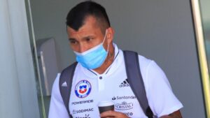 Ex funcionario de la Seremi de Salud demandó a Gary Medel por altercado en el Movistar Arena
