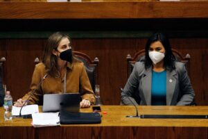 Cámara de Diputados revisa la acusación constitucional contra la ministra Izkia Siches