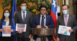 Contraloría frena a municipios oficialistas: no pueden informar sobre el Plebiscito