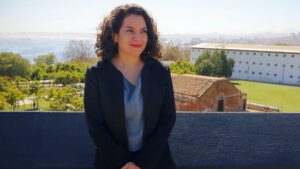 Ministra de Bienes Nacionales se atoró con comida y se aplicó a sí misma la maniobra Heimlich