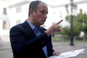 Gobernador del Biobío critica al oficialismo tras ataques en Arauco: recordó al perro 