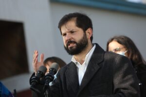 Boric buscará reunirse con Bachelet: 