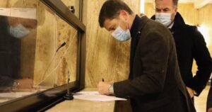 Republicanos reingresa denuncia por intervencionismo por meme de Chayanne por el Apruebo de Boric