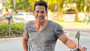 Cristián de la Fuente envió recado a Boric y respondió una serie de duras críticas