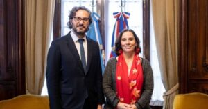 Ministra Urrejola se reúne con canciller Santiago Cafiero: 