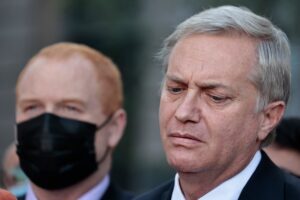 Contraloría responde a Kast por acusaciones de intervencionismo: 