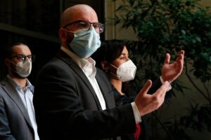 Jackson desestima críticas de oposición sobre “poca prescindencia” de Boric ante plebiscito