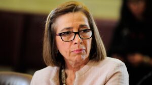 La molestia de directora de TVN por invitados a Estado Nacional: cuatro por el Rechazo y dos por el Apruebo