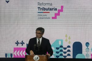 Los dos flancos de la reforma tributaria de Boric que podrían afectar la economía chilena