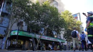 Fiscalía cerró investigación por el incendio en Centro Arte Alameda: no hay responsables