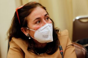 Ministra Yarza por futuro de las isapres: 