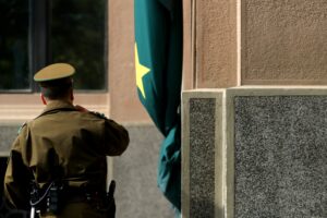 Carabinero de civil fue baleado tras realizar trámite bancario en Santiago