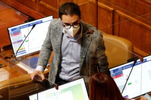 Diputado Sáez enciende debate en el Congreso: 